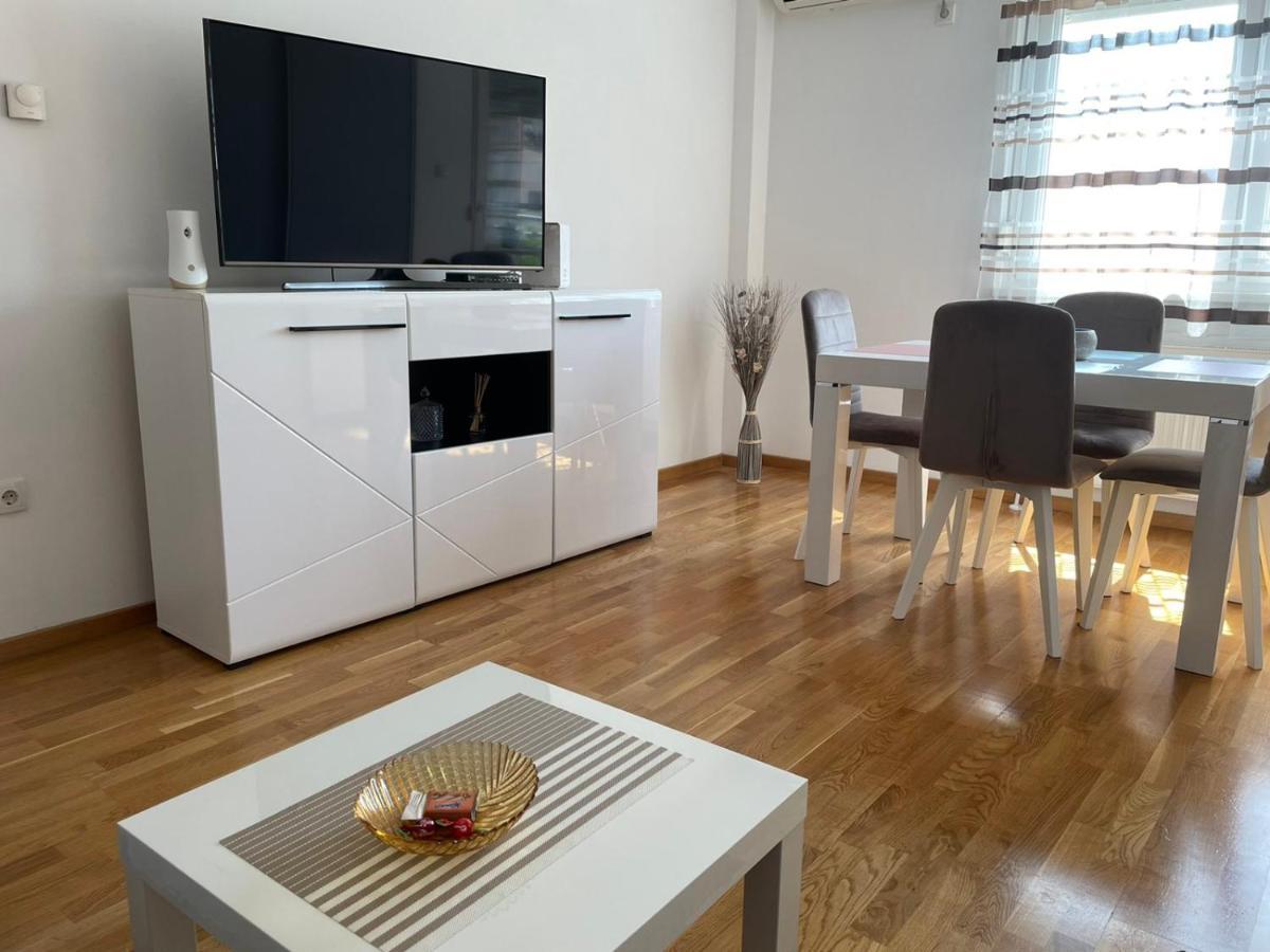 Paris Apartment -Free Private Parking Nowy Sad Zewnętrze zdjęcie